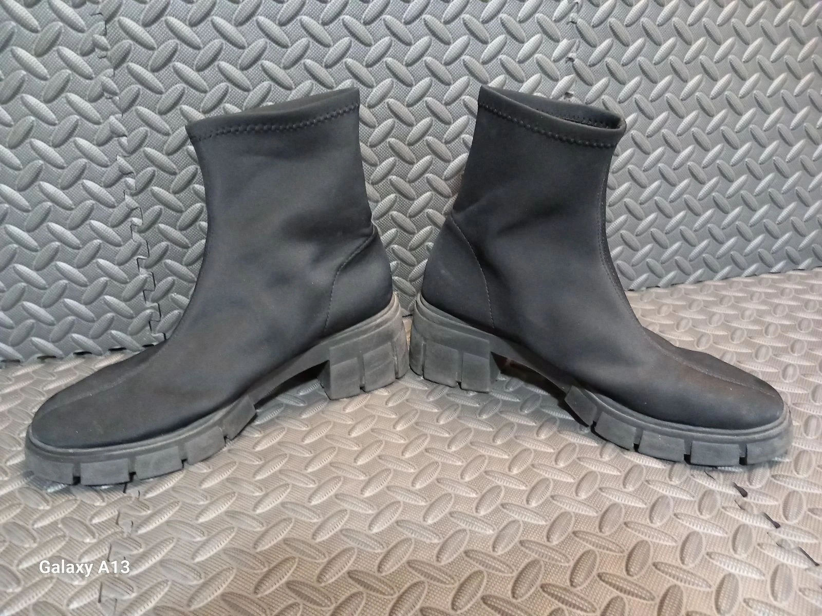H4 Stretch Sock Booties with Track Sole – Size 41 – photo 2
